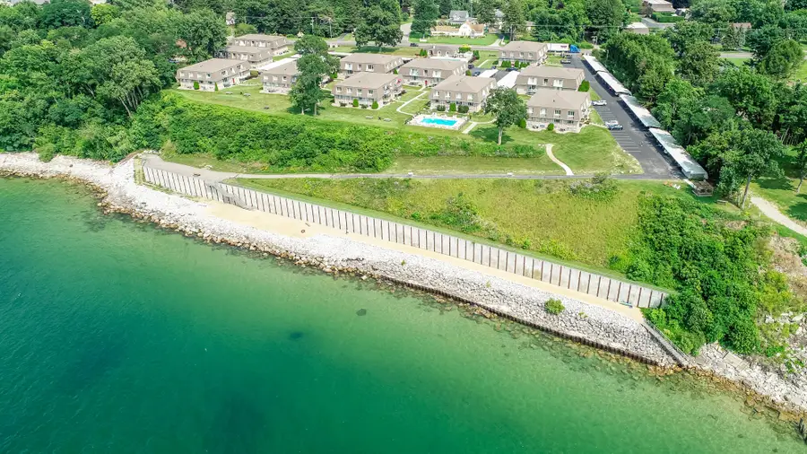 3620 Lakeshore Dr, F3, Saint Joseph, MI 49085 - Image #3