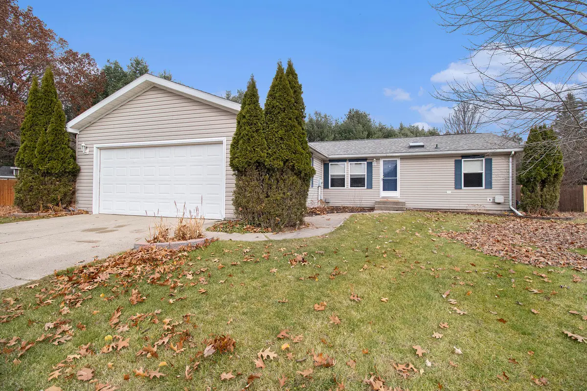 32144 Pinedale Lane, Gobles, MI 49055 - Image #1
