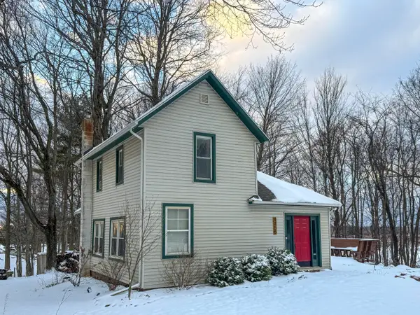 9155 Cushing Road, EauClaire, MI 49111