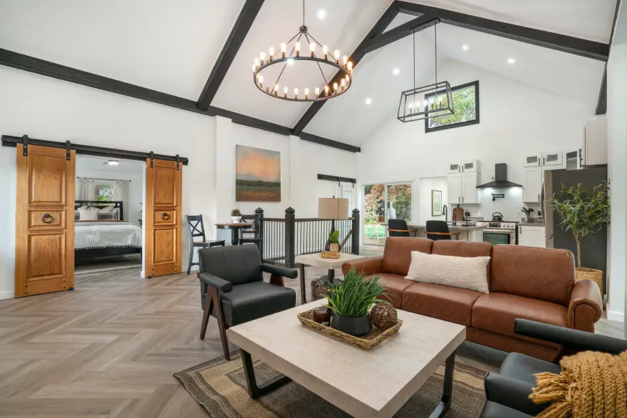 71599 State Line Road, Edwardsburg, MI 49112 - Image #3