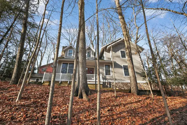 12772 Lakeland Lane, Sawyer, MI 49125