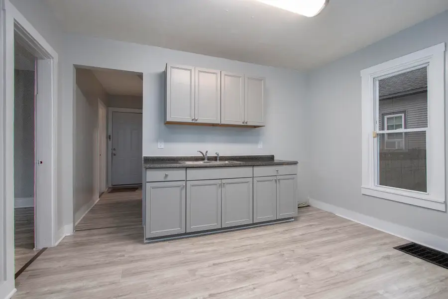 596 Superior Street, Benton Harbor, MI 49022 - #3