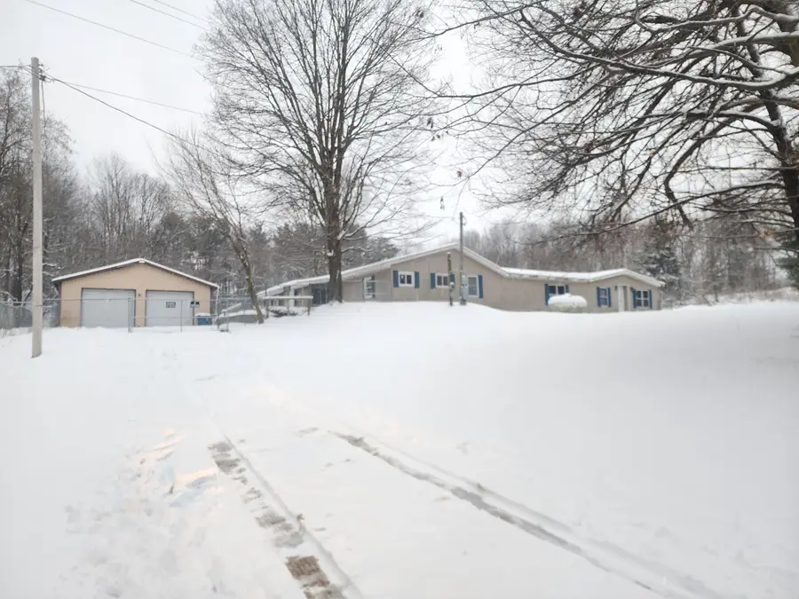 25113 12th Avenue, Gobles, MI 49055 - #3