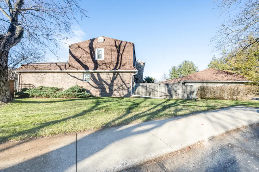 2513 Bristol Terrace, Saint Joseph Charter Township, MI 49085 - Image #2