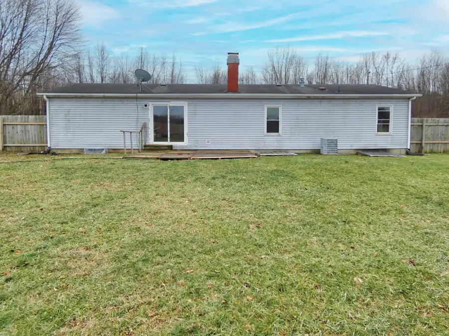 23361 N Shore Drive, Edwardsburg, MI 49112 - Image #2