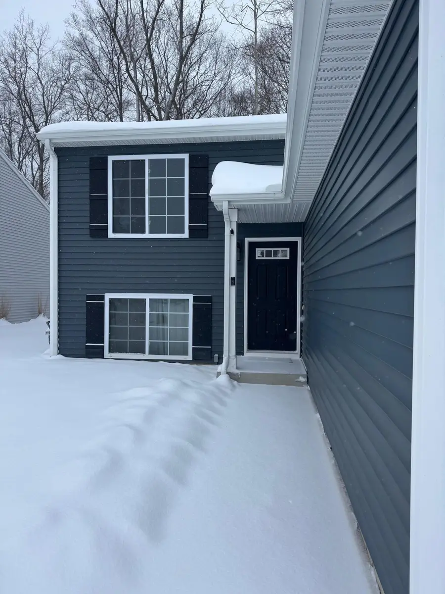 557 N Cygnet Lake Drive, Fair Plain, MI 49022 - Image #3