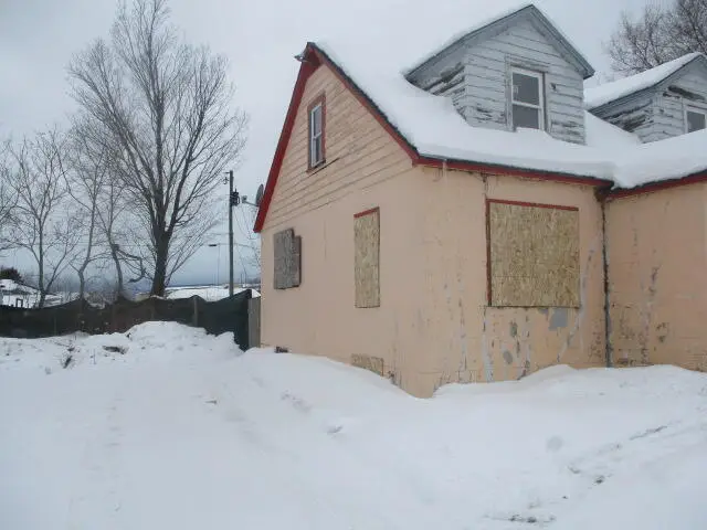 612 N Crystal Avenue, Benton Harbor, MI 49022 - #2