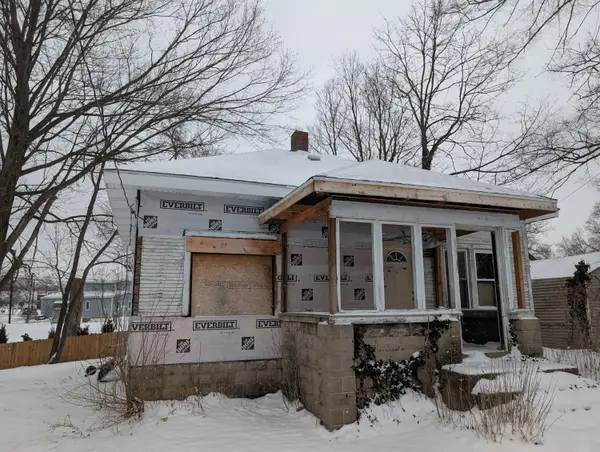 107 E Chicago Street, Buchanan, MI 49107