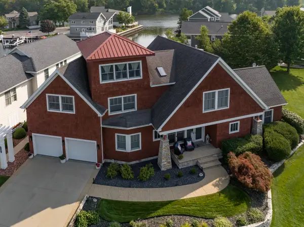 2491 Bay Pointe Drive, StJoseph, MI 49085