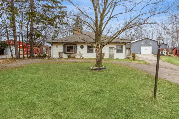 1123 W Marquette Woods Road, StJoseph, MI 49085