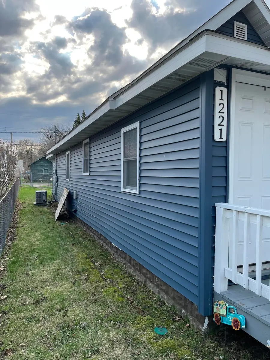 1221 Pearl Street, Benton Harbor, MI 49022 - #3