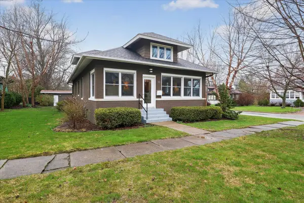 113 E Locust Street, ThreeOaks, MI 49128