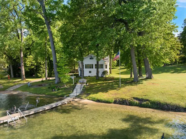 66666 95th Avenue, Dowagiac, MI 49047