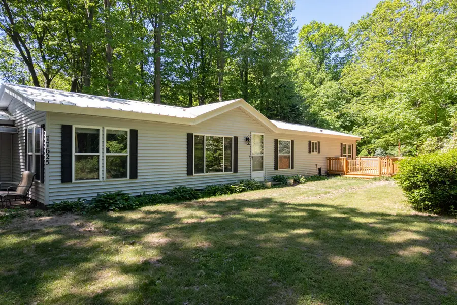 77625 Michigan Avenue, South Haven, MI 49090 - #2