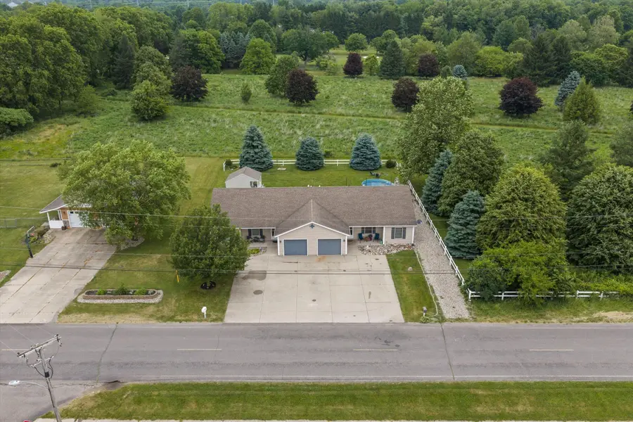 22710 Diamond Cove Street, Cassopolis, MI 49031 - #2