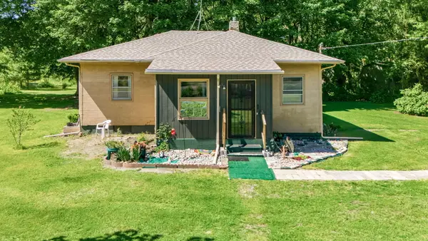 1356 Pipestone Road, BentonHarbor, MI 49022