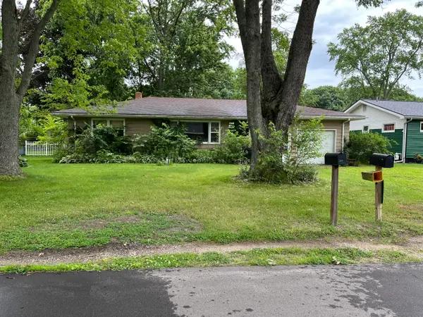 6719 Sunset Drive, Coloma, MI 49038
