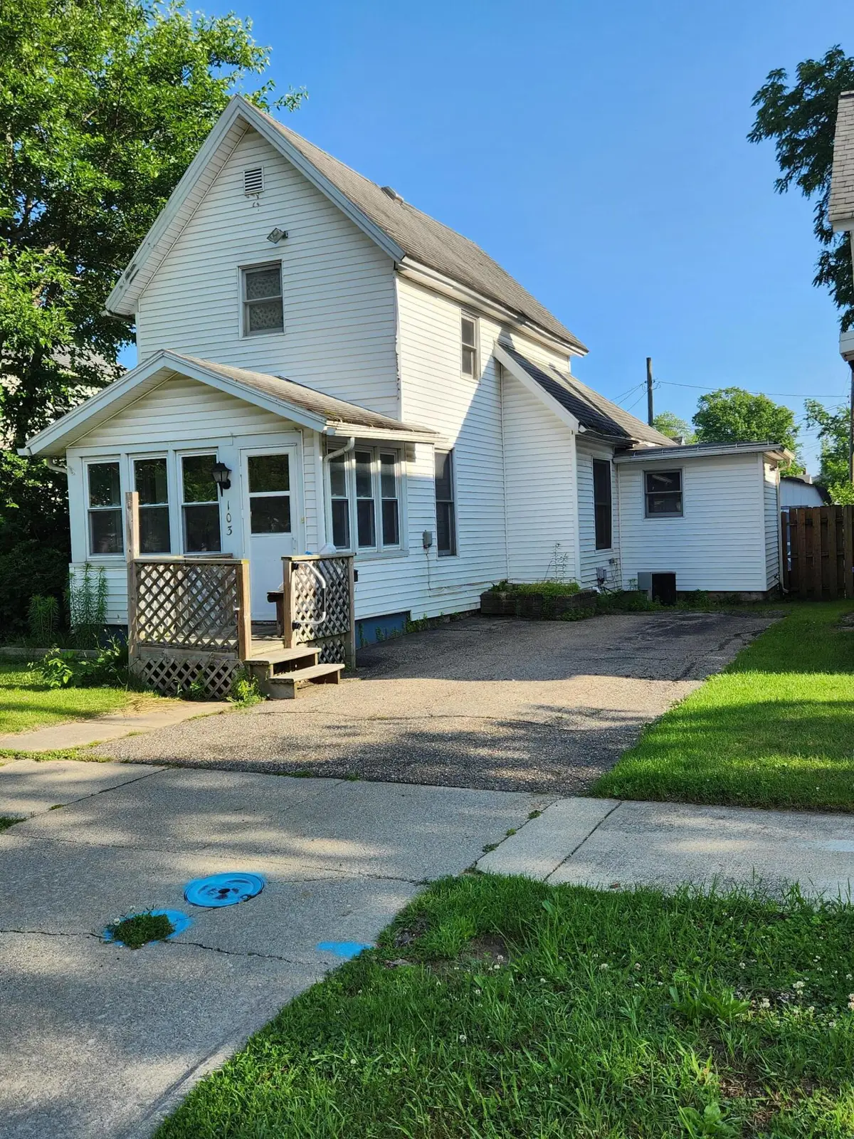 103 E Telegraph Street, Dowagiac, MI 49047 - #1