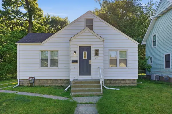 1027 Monroe Street, BentonHarbor, MI 49022