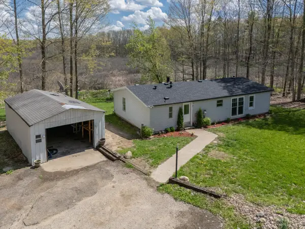 45717 64th Avenue, PawPaw, MI 49079