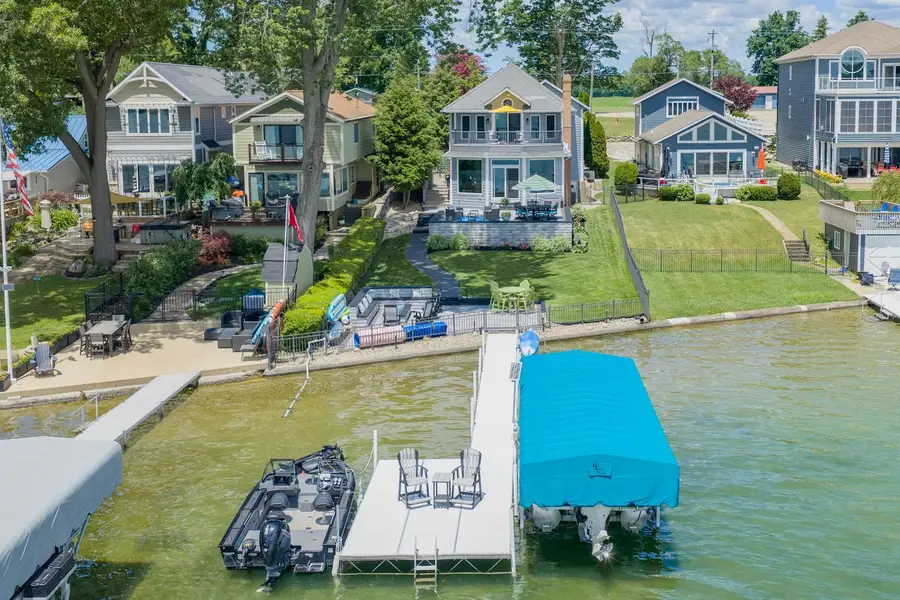 23631 N Shore Drive, Edwardsburg, MI 49112 - #2