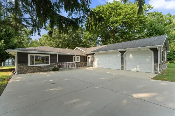 21684 Channel Parkway, Edwardsburg, MI 49112