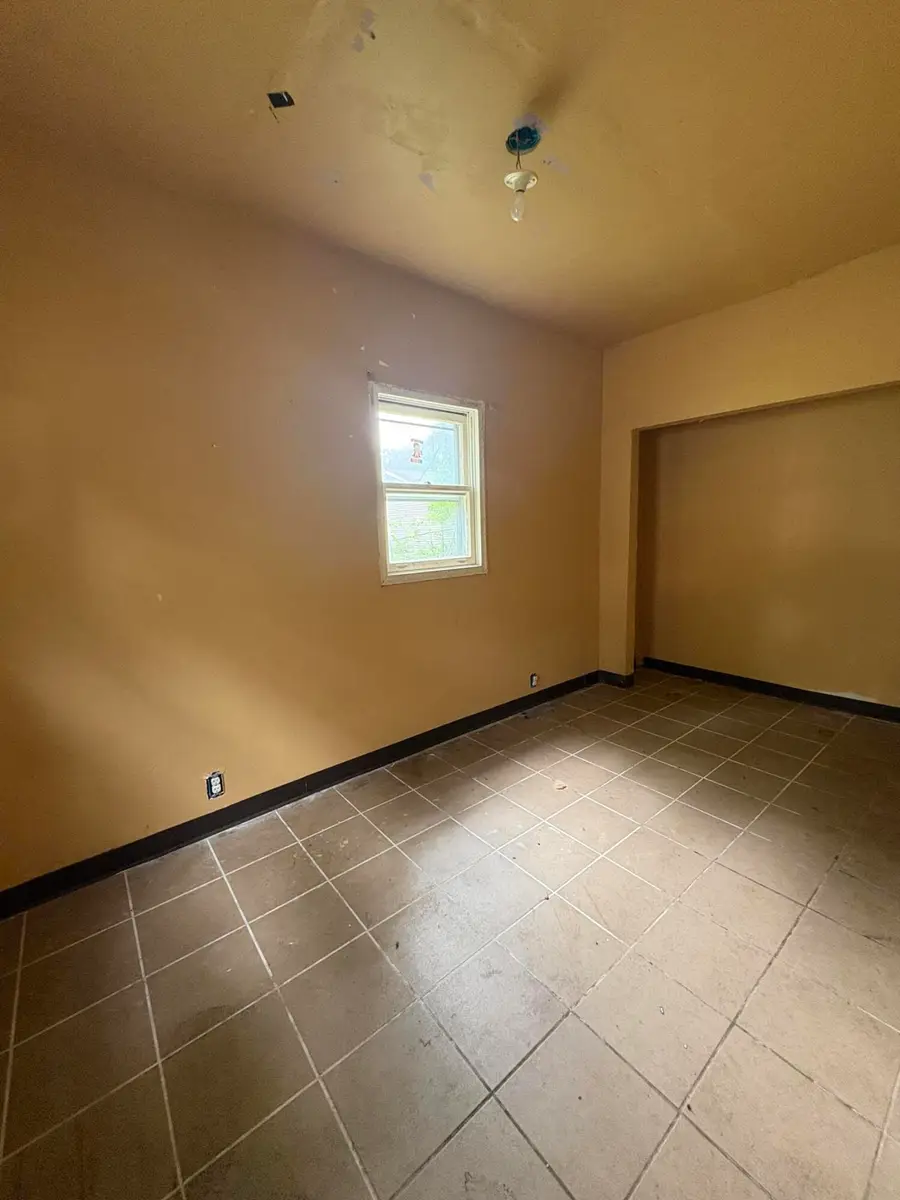 212 W South Street, Hartford, MI 49057 - #3