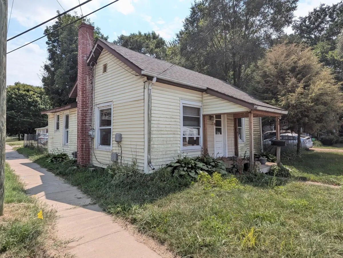 502 W Main Street, Hartford, MI 49057 - #1
