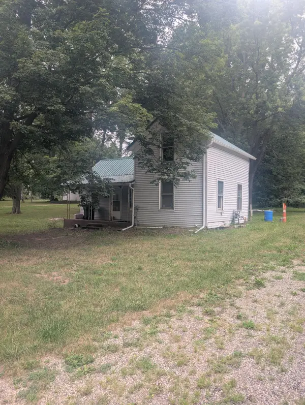 215 S Monroe Street, Bloomingdale, MI 49026