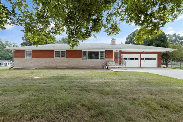 128 Schirmer Parkway, Buchanan, MI 49107