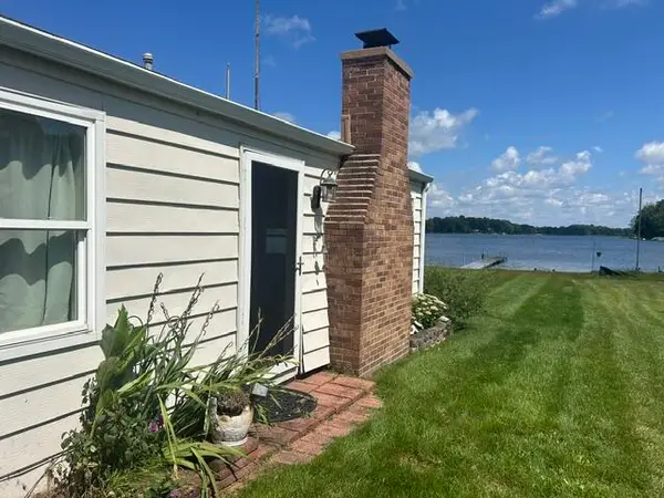 48696 Main Street, Lawrence, MI 49064