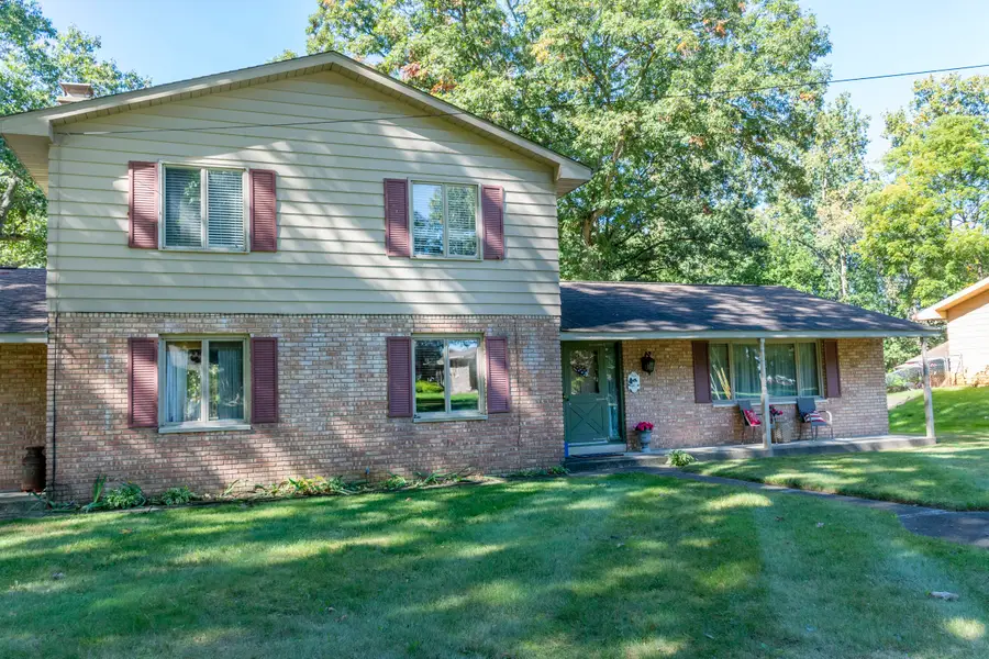 70820 N Driftwood Drive, Edwardsburg, MI 49112 - #3