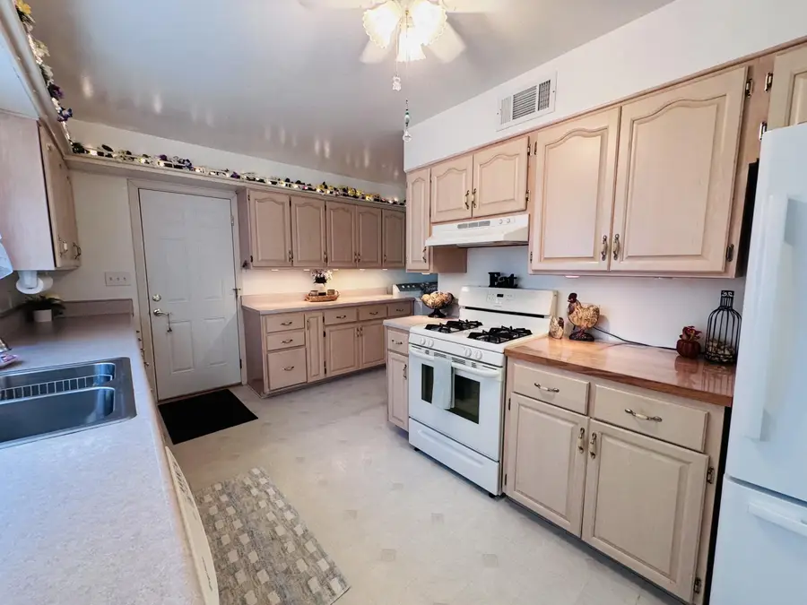 1416 Park Lane, Niles, MI 49120 - #3