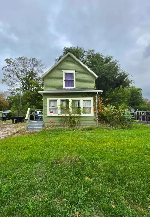 1069 E Main Street, BentonHarbor, MI 49022