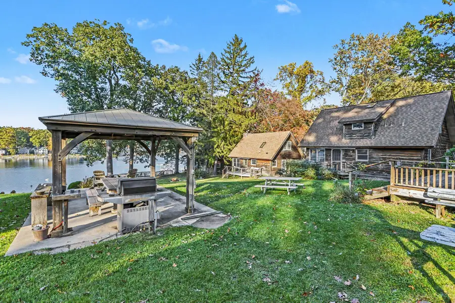 67110 95th Avenue, Dowagiac, MI 49047 - #2