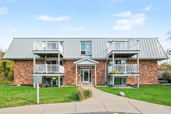 6710 Cascade Road SE, GrandRapids, MI 49546