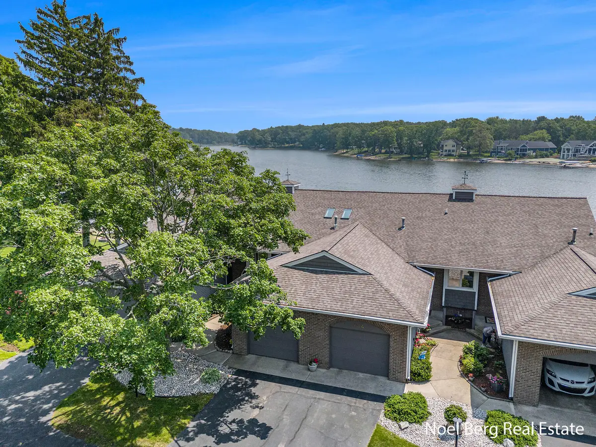 606 Edgewater Court, Spring Lake Township, MI 49456 - Image #1