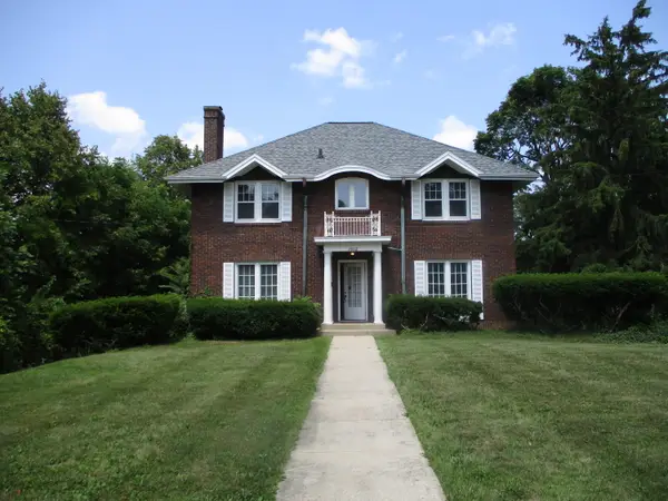 1912 Moores River Drive, Lansing, MI 48910