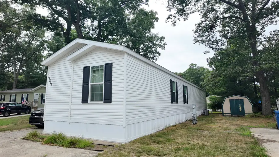 13523 Oaktree Ct, Grand Haven Charter Township, MI 49417 - Image #2