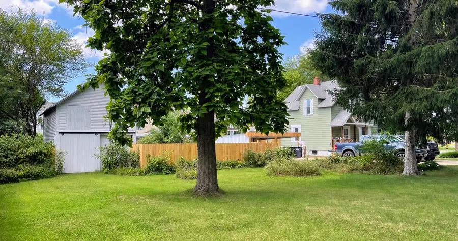 214 Sutherland Avenue, Watervliet, MI 49098 - Image #2