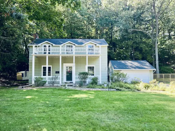 1905 Crestwood Lane, NortonShores, MI 49441