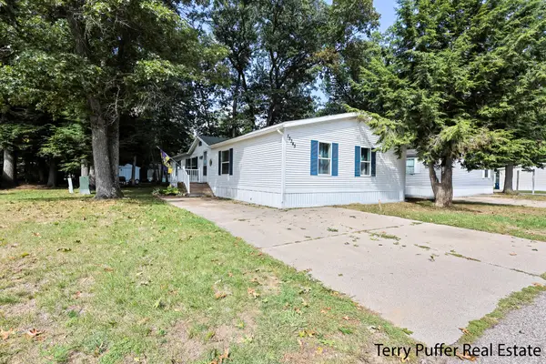 13345 Pinewood Drive, GrandHaven, MI 49417