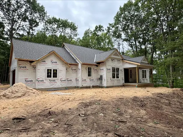 76757 Wood Crest Court, SouthHaven, MI 49090