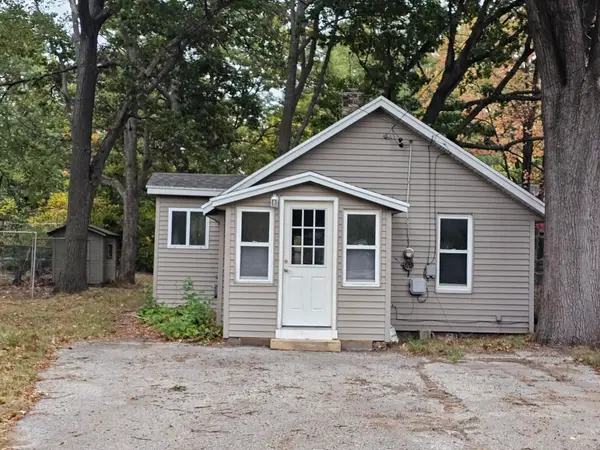 2748 Valk Street, NortonShores, MI 49444