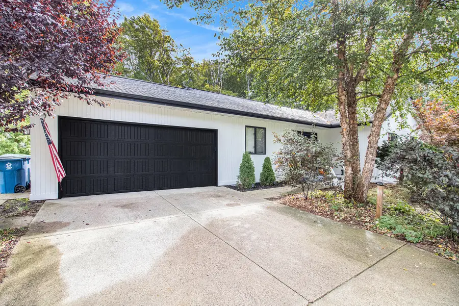 12919 Sikkema Drive, Grand Haven Charter Township, MI 49417 - Image #2