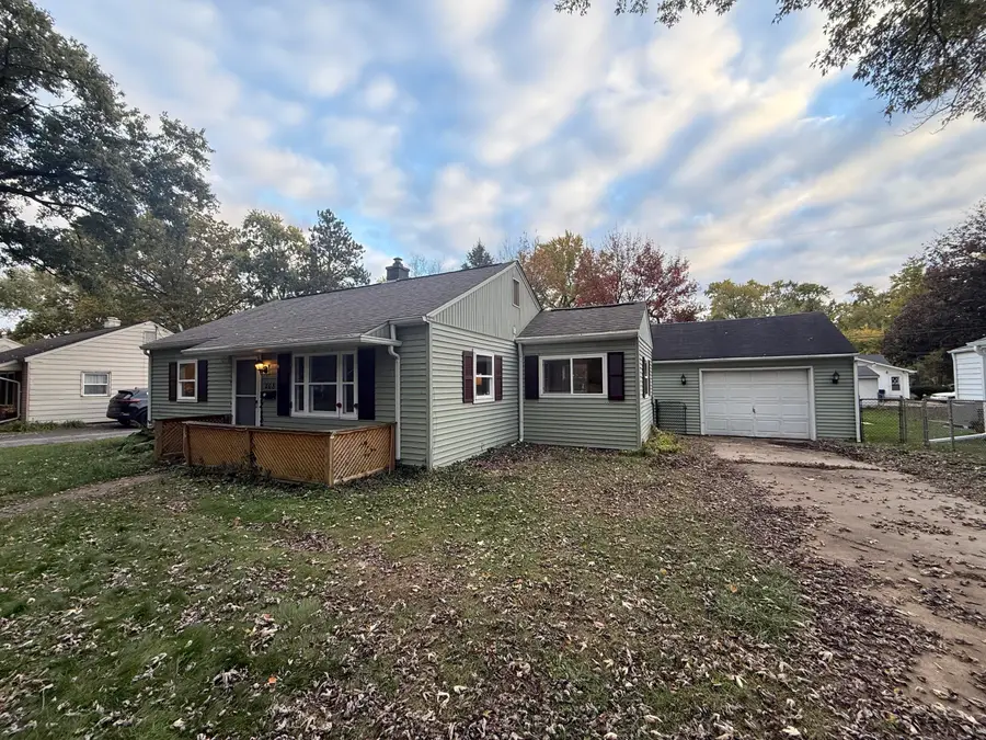 208 Glendale Avenue, Pennfield, MI 49017 - Image #2