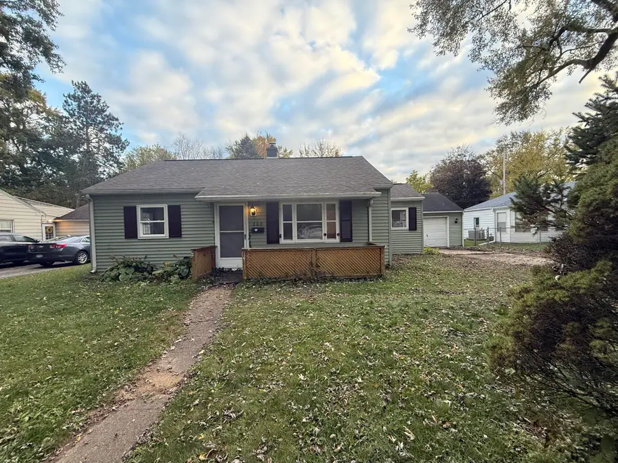 208 Glendale Avenue, Pennfield, MI 49017 - Image #3