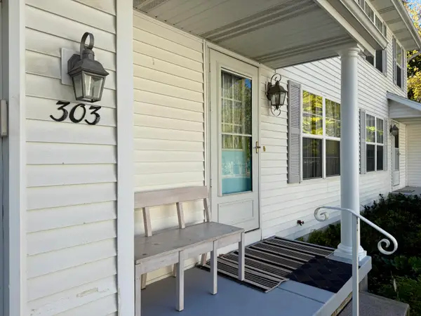 303 W Wiley Road Unit: 10, Douglas, MI 49406