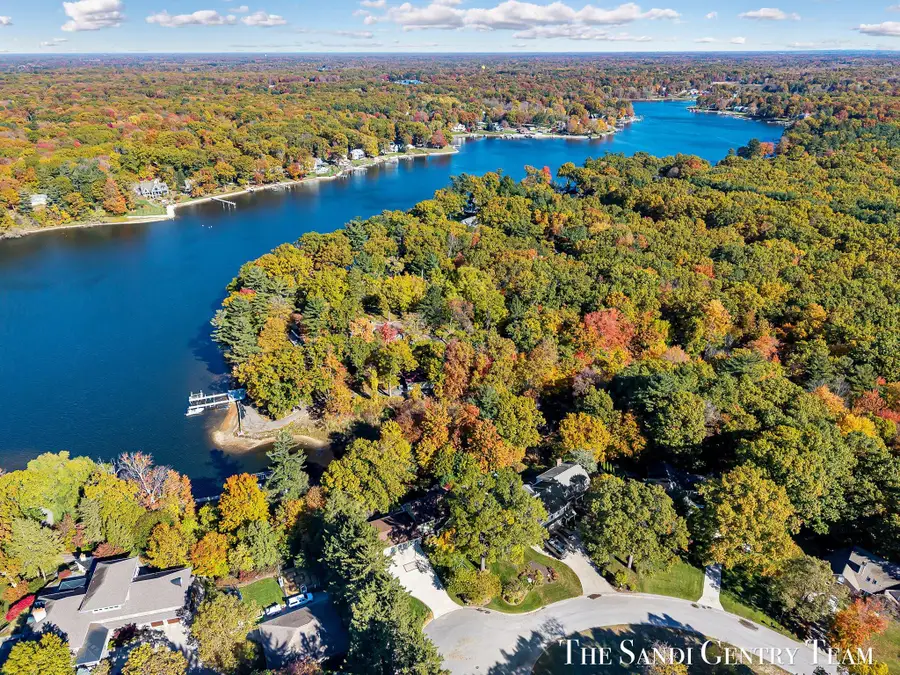 18886 Greenwood Court, Spring Lake Township, MI 49456 - Image #3