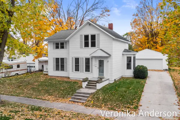 307 N Ferry Street, Ludington, MI 49431